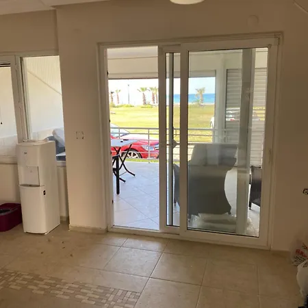 Denize Sifir Ev Hotel Kusadası